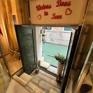 Apartment Luxury Watersdoor, Venice